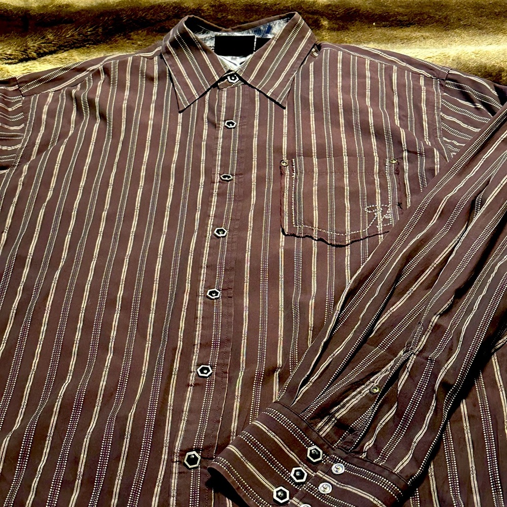 Fender Rock and Roll Shirt.  Size XL only worn 3x.  In perfect condition.